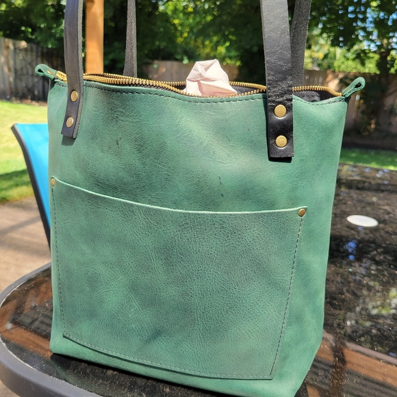 PLG Brand New Surf Small Zipper Tote - Picture 1 of 13